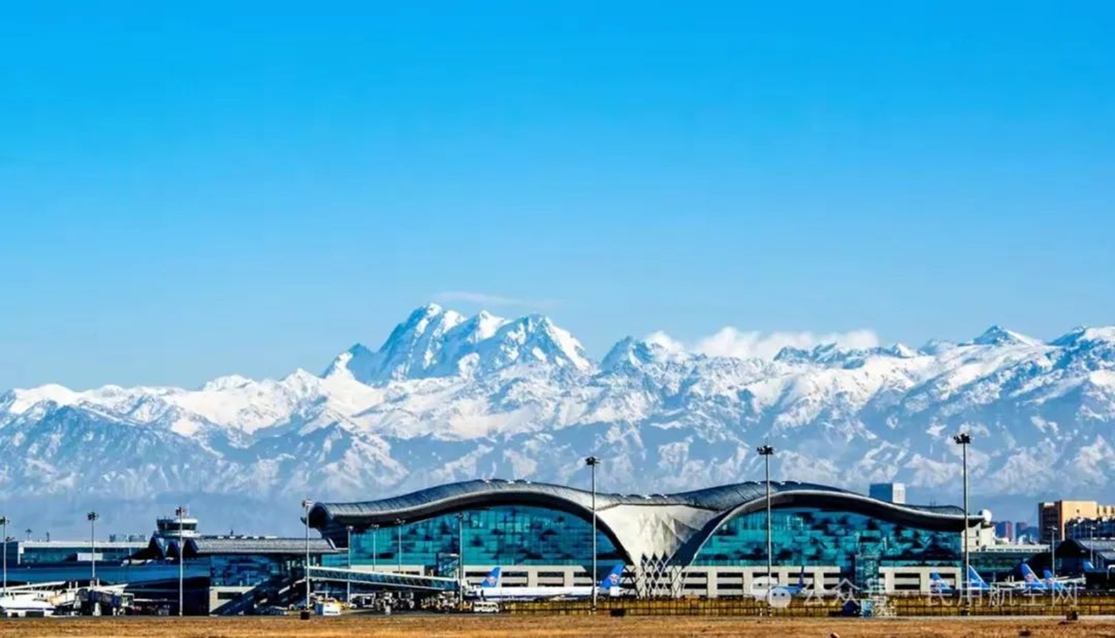 圖1：烏魯木(mù)齊國(guó)際機場全景圖_副本.jpg